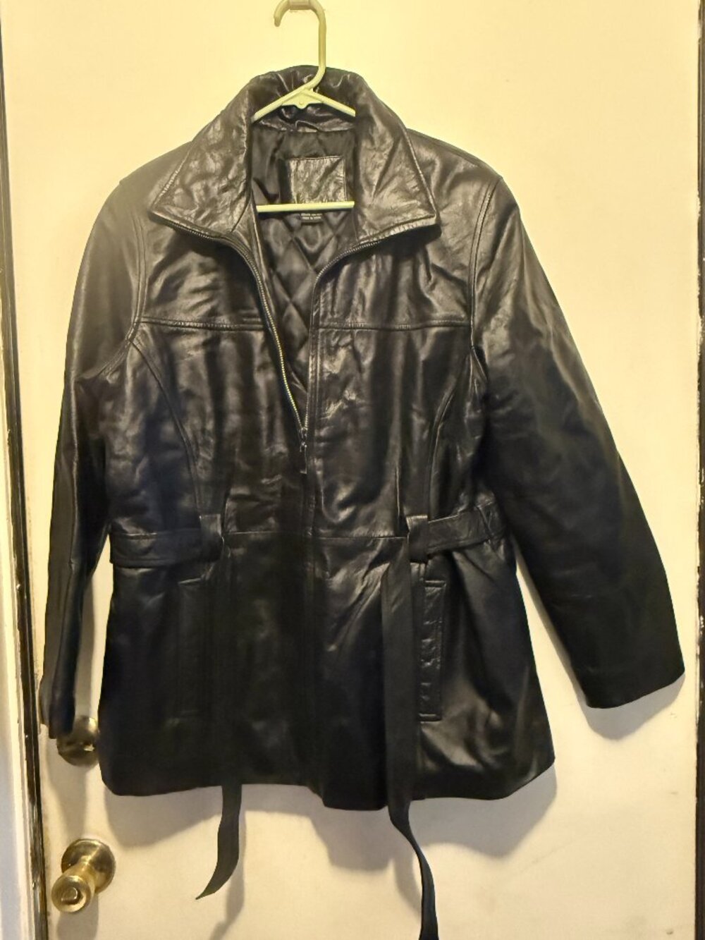 Kathy Ireland Women's L Genuine Leather Lined Moto Jacket Black w/Belt (008)